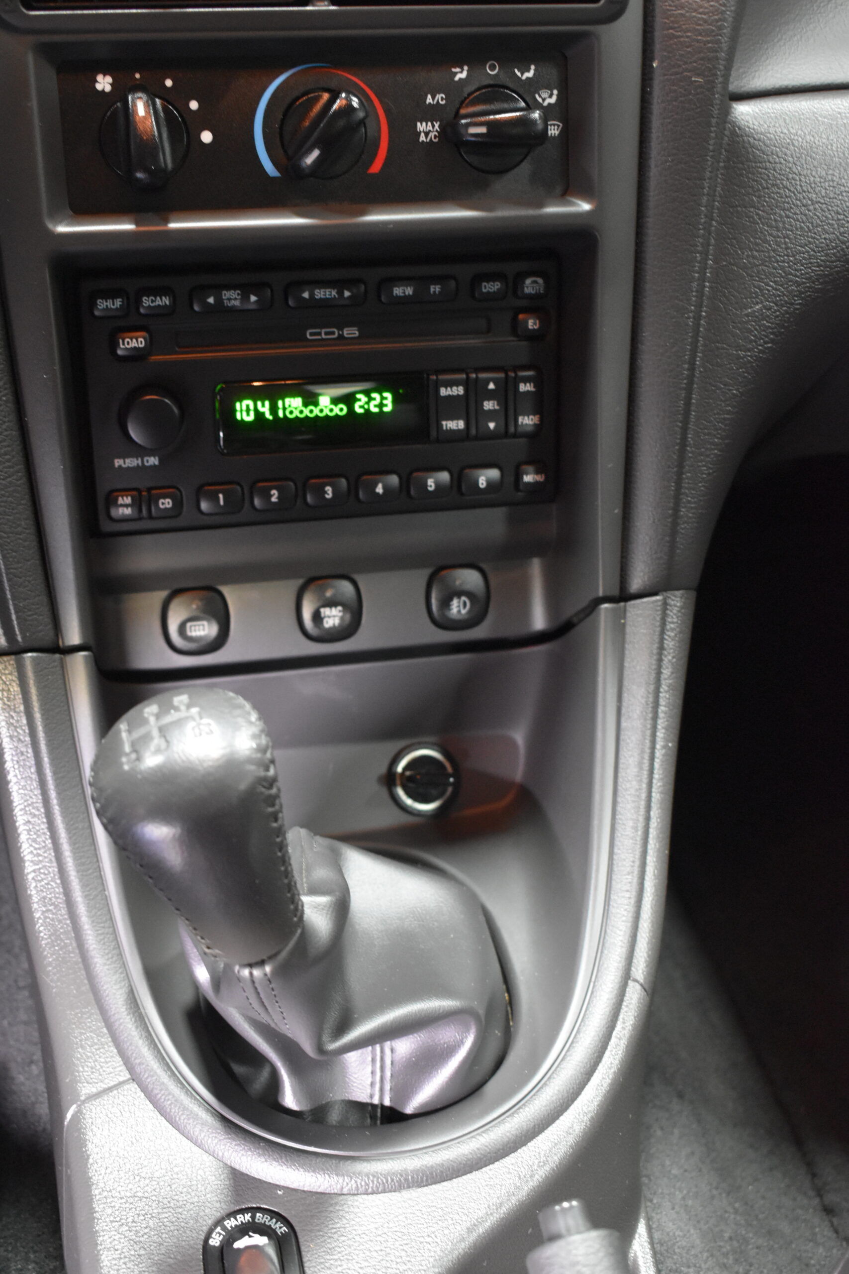 2002 Ford Mustang GT Deluxe - Photo 8