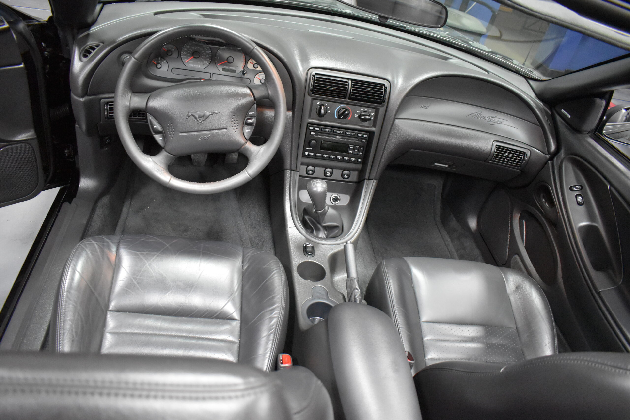 2002 Ford Mustang GT Deluxe - Photo 6